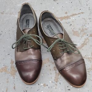 Pikolinos Women's Royal Cap Toe Derby Shoes